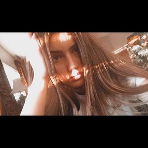 Meet your Posher, Ella